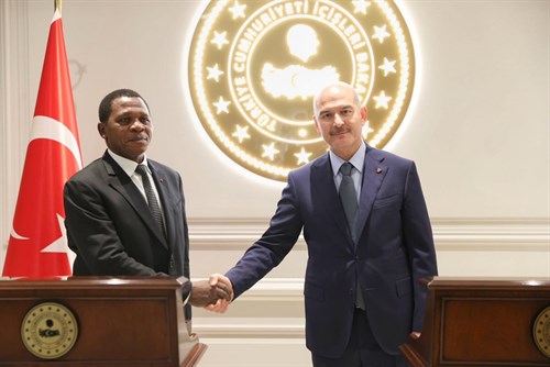 İçişleri Bakanımız Sayın Süleyman Soylu, Kamerun Bölgesel Yönetim Bakanı Sayın Paul Atanga Nji ile Bir Araya Geldi