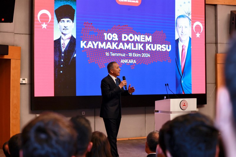 İçişleri Bakanımız Sayın Ali Yerlikaya 109. Dönem Kaymakamlık Kursu Açılış Programında Kaymakam Adaylarıyla Bir Araya Geldi.
