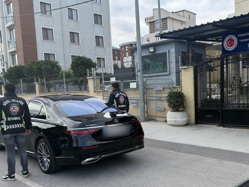 Geçiş Üstünlüğü Hakkını Usulsüz Biçimde Kullanarak Emniyet Şeridi İhlali Yapan ve Görüntüleri Sosyal Medyada Paylaşılan Araç Tespit Edildi