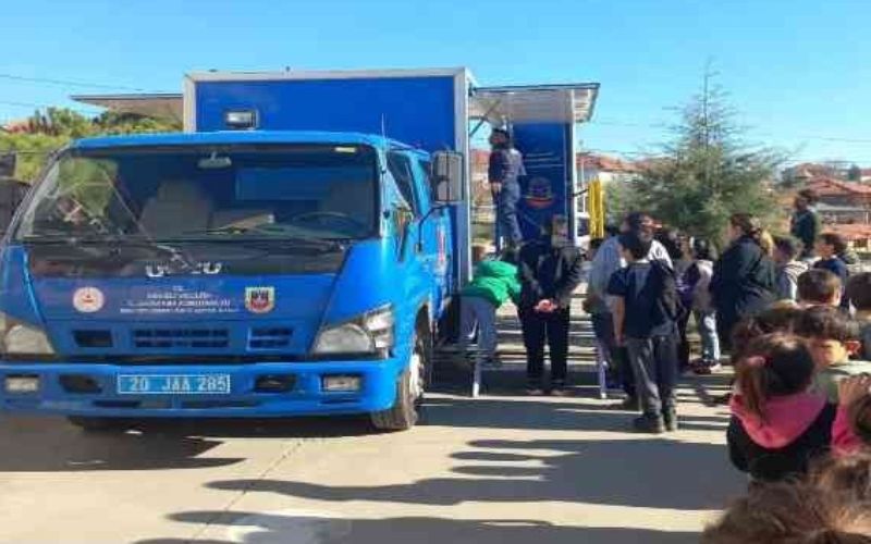 Jandarma'dan Öğrencilere Trafik Eğitimi