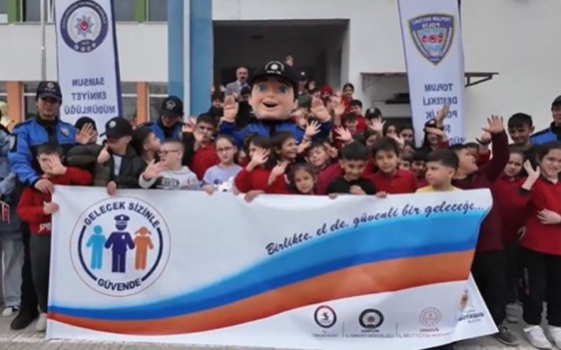 Samsun Emniyet Müdürlüğü: "Minik Adımlarla Geleceğimizi Yeşillendirelim" 
