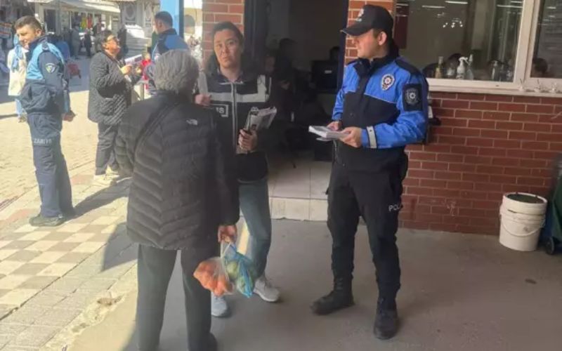 Bursa Karacabey’de Polis Ekipleri KADES Uygulamasını Tanıttı