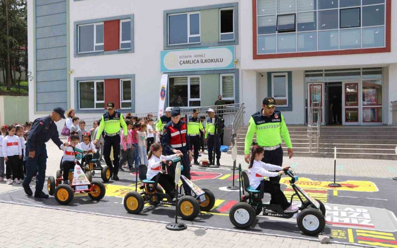 Kütahya’da Öğrencilere Trafik Eğitimi