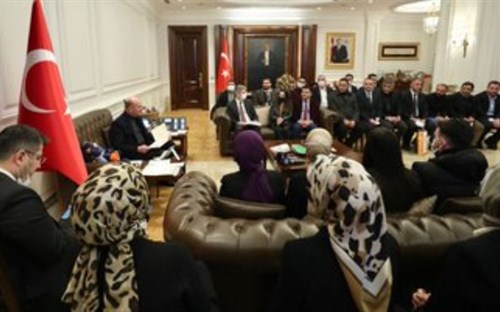 Bakanımız Sn. Soylu, Türkiye'nin Genç Mikrofonları Projesiyle 10 bölgede; Hakkari, Mardin, Ağrı, Şırnak, Van ve Muş ilçelerinde hayata geçirilen, Gönül Radyosu çalışanlarını kabul etti.
