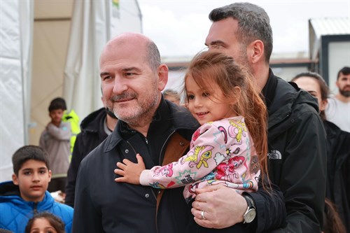 Bakanımız Sn. Süleyman Soylu Hatay Antakya Büyükdalyan Geçici Konaklama Merkezi'nde incelemelerde bulundu.