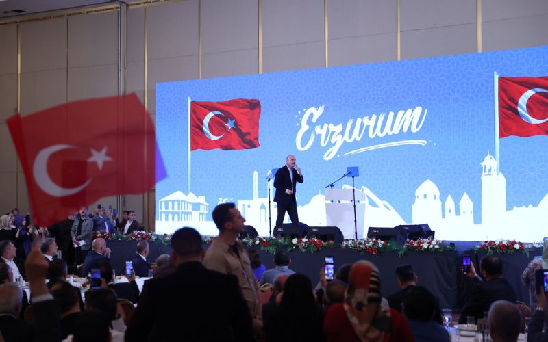 Bakanımız Sn. Süleyman Soylu İstanbul’da, Erzurumlu Vatandaşlarımızla Bir Araya Geldi