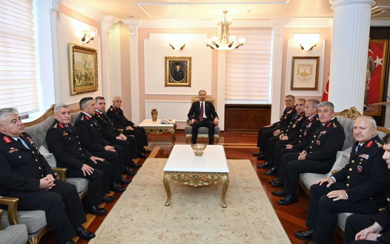 Bakanımız Sn. Ali Yerlikaya Jandarma Genel Komutanı Orgeneral Arif Çetin’i Ziyaret Etti
