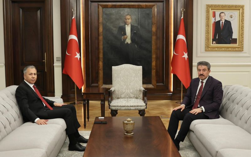 AK Parti Şırnak Milletvekili Sn. Arslan Tatar, Bakanlığımıza Yapılan Terör Saldırısının Ardından Bakanımız Sn. Ali Yerlikaya'yı Ziyaret Etti