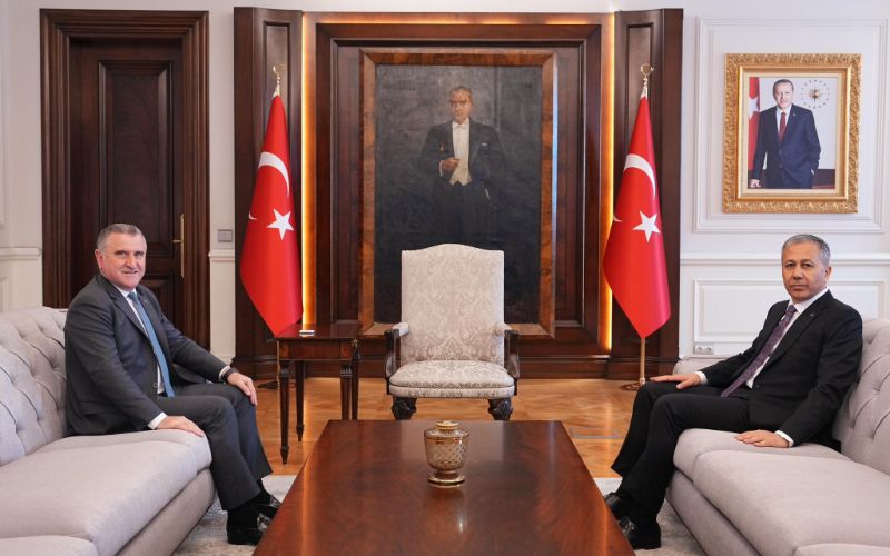 Gençlik ve Spor Bakanımız Sn. Dr. Osman Aşkın Bak, Bakanlığımıza Yapılan Terör Saldırısının Ardından Bakanımız Sn. Yerlikaya'yı Ziyaret Etti.