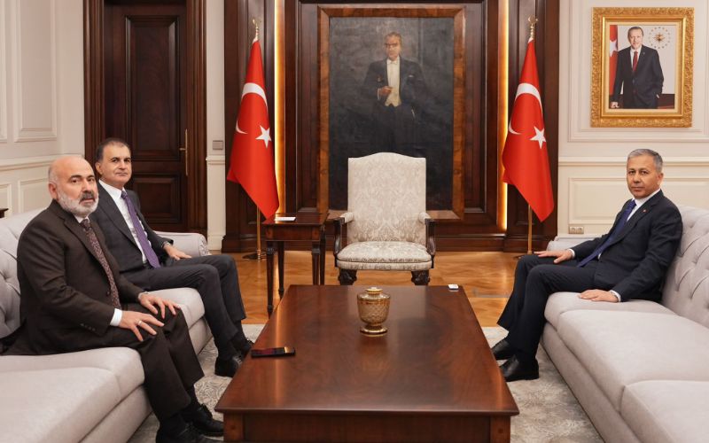 AK Parti Genel Başkan Yardımcısı ve Parti Sözcüsü Sn. Ömer Çelik, Bakanlığımıza Yapılan Terör Saldırısının Ardından Bakanımız Sn. Ali Yerlikaya'yı Ziyaret Etti.