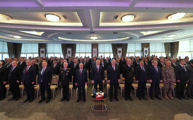 İçişleri Bakanımız Sayın Ali Yerlikaya'nın başkanlığında Emniyet Genel Müdürlüğü, Güvenlik Daire Başkanlığı ile Güvenlik Şubelerden sorumlu 81 İl Emniyet Müdür yardımcıları ve Güvenlik Şube Müdürleriyle Değerlendirme Toplantısı gerçekleştirildi.
