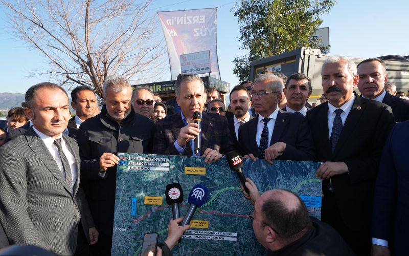 İçişleri Bakanımız Sayın Ali Yerlikaya, Hatay Dörtyol ile Erzin’de esnaf ve vatandaşlarla bir araya geldi. 