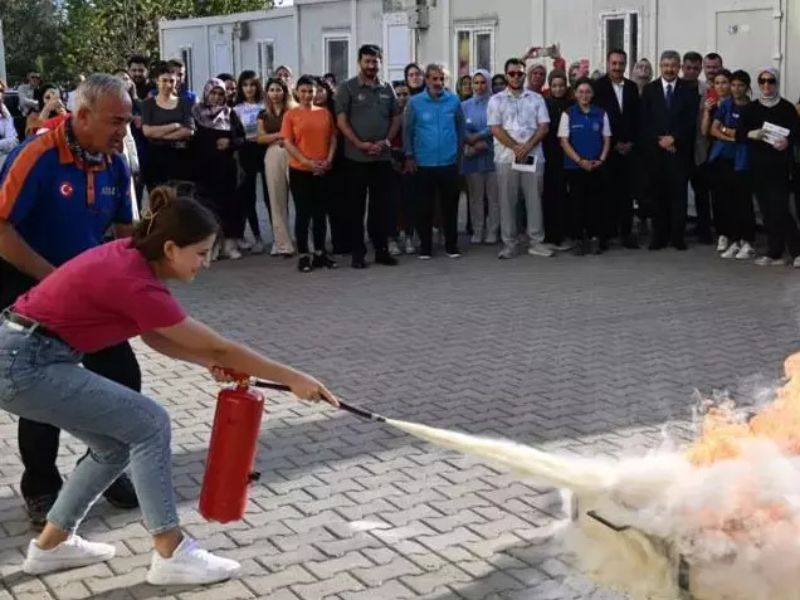Gençlere Afet Eğitimi Verildi