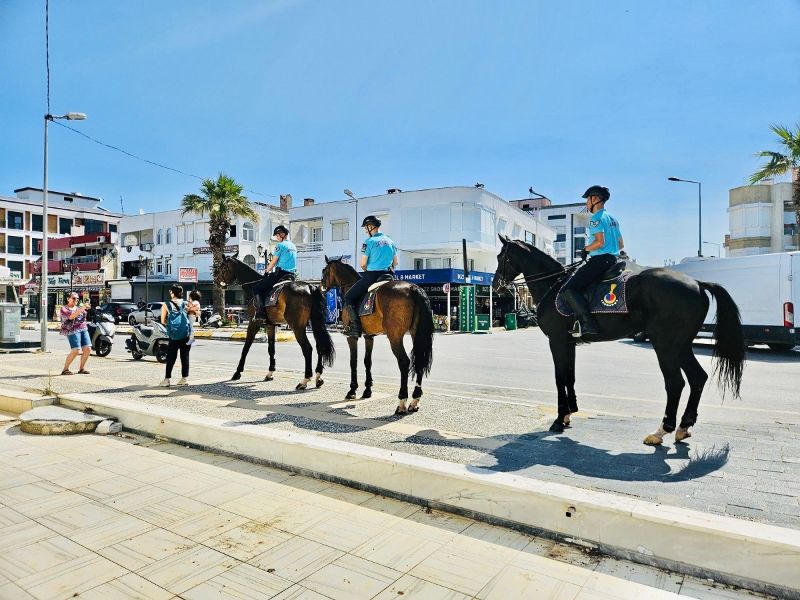 Ayvalık'ta Atlı Jandarma Devriyesi Göreve Başladı
