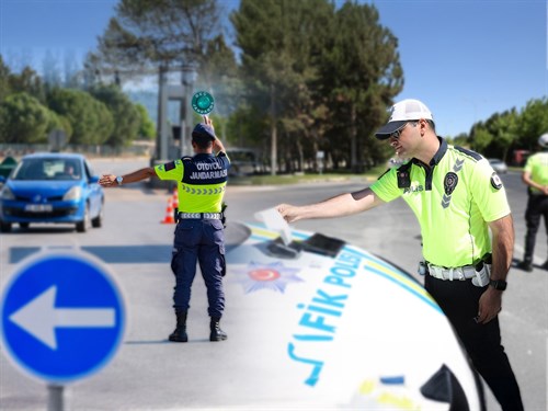 İçişleri Bakanımız Sayın Ali Yerlikaya:  Kurban Bayramı’nın 1. Günü 692 Trafik Kazası Meydana Geldi