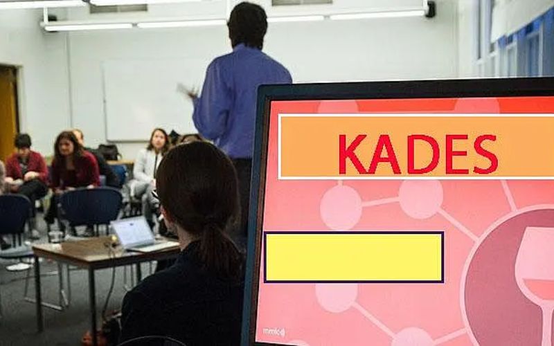 Van Emniyet Müdürlüğü Ekiplerince KADES Uygulamasıyla 1433 Kişiye Bilgilendirme Yapıldı